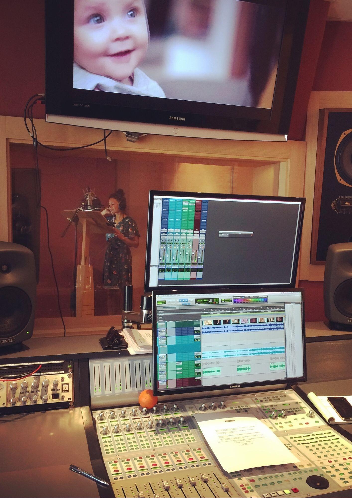 Joanna Rubio European voicetalent recording a spot